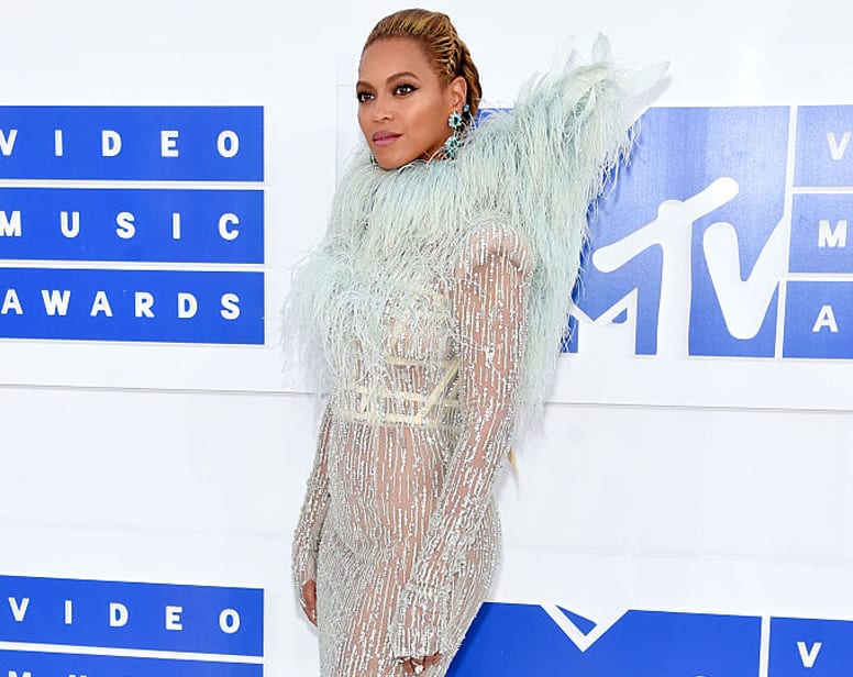 The Best Outfits from the 2016 VMA Awards