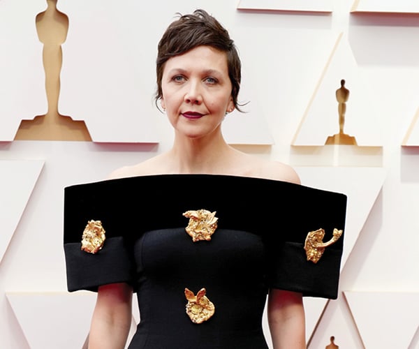 2022 oscars beauty Maggie Gyllenhaal