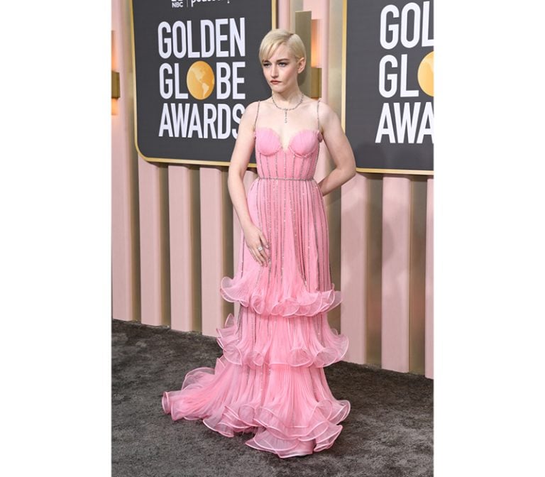 Julia Garner Golden Globes 2023