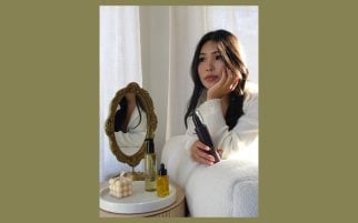 Toronto style influencer Chloe Zhang tested the Shu Uemura Essence Absolue line