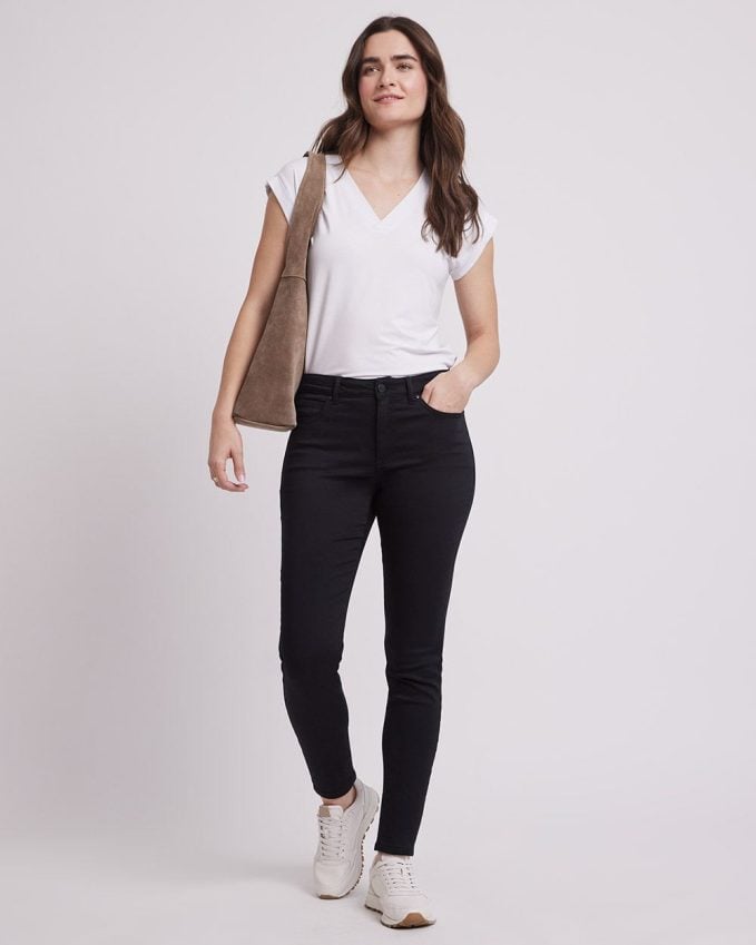 Mid-Rise Black Natalie Jegging in Black